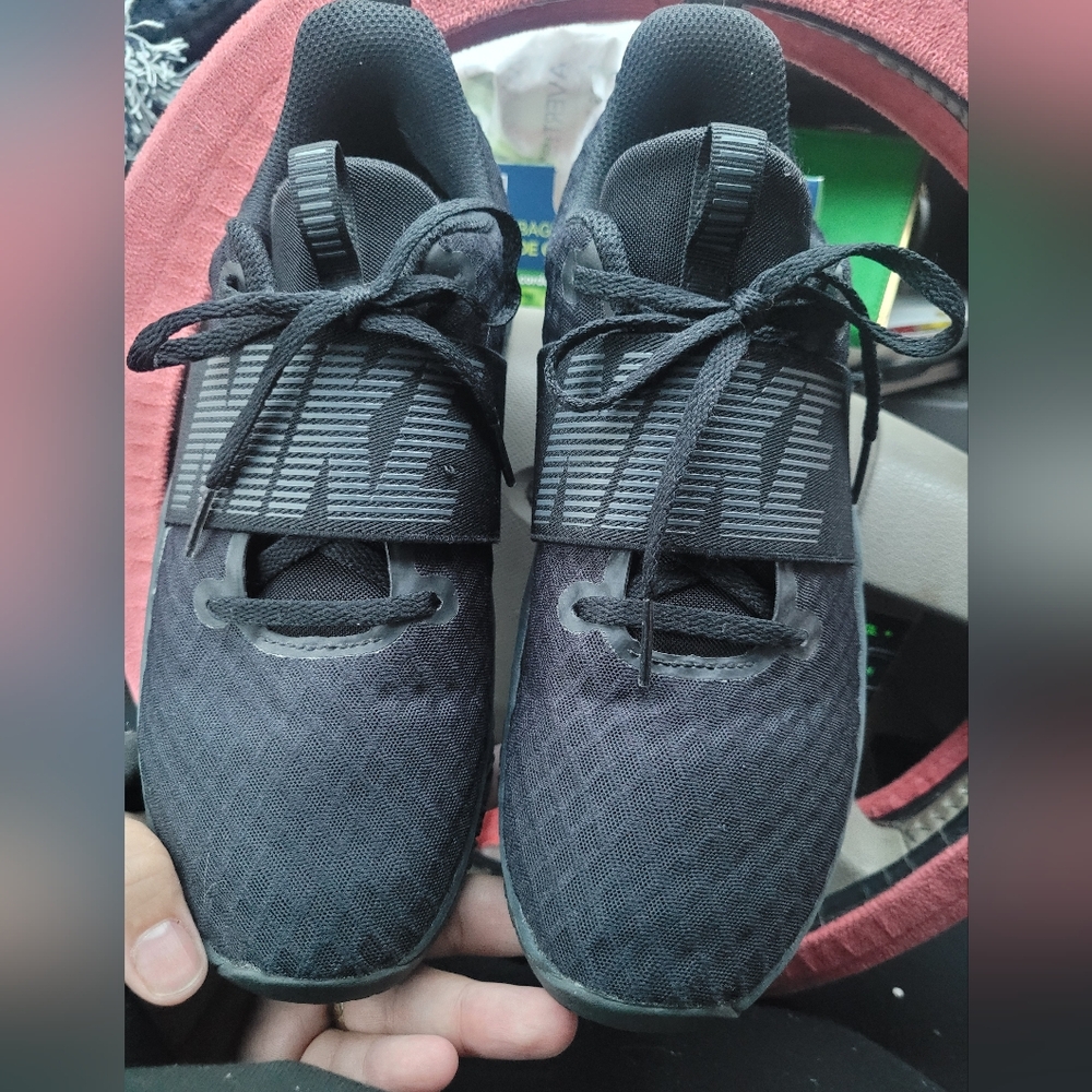Black Nike Renew training gymnastics sneakers - Picture 7 of 7